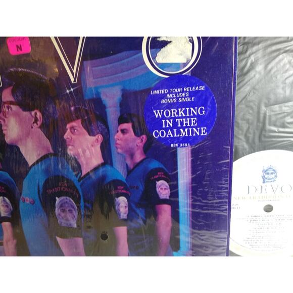 Devo New Traditionalists Vinyl LP Record Album Australia Limited Ed Bonus 45 NM - Picture 4 of 8